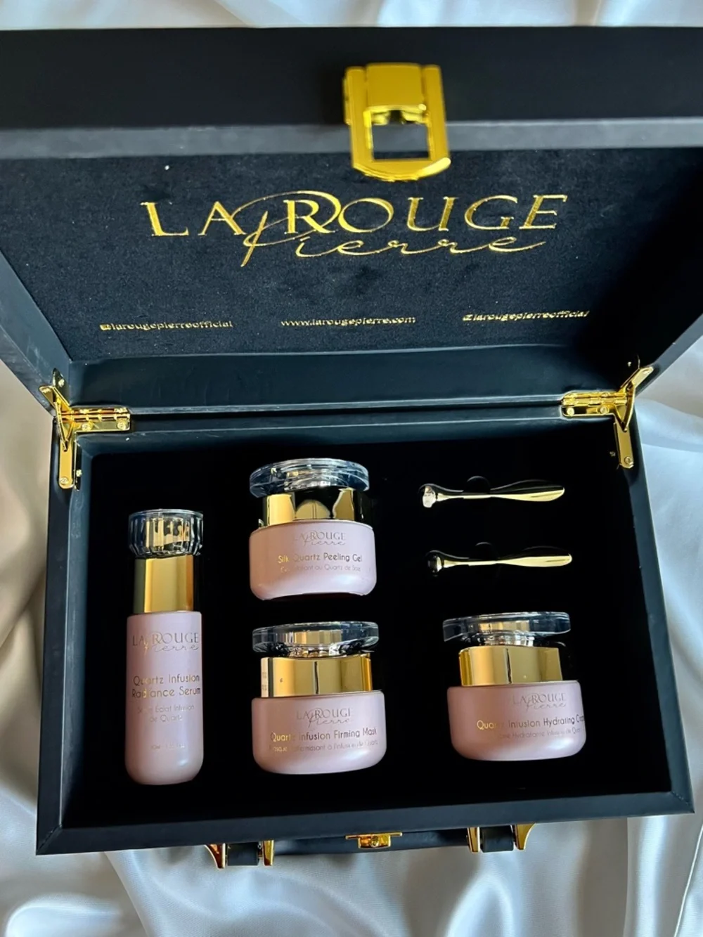 LaRouge Pierre Signature Collection Quartz Radiance 4 piece set. - Picture 4 of 6